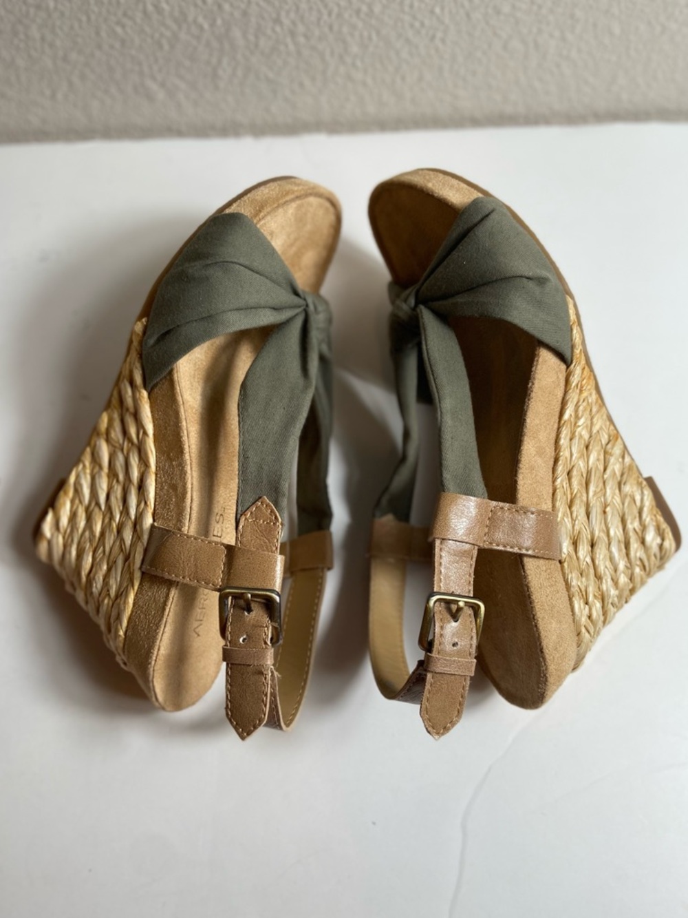 Aerosoles~Earthy~Green~Canvas Fabric~Knotted Design~Rattan~Wedge~Sandal~Size 7 - Picture 7 of 12